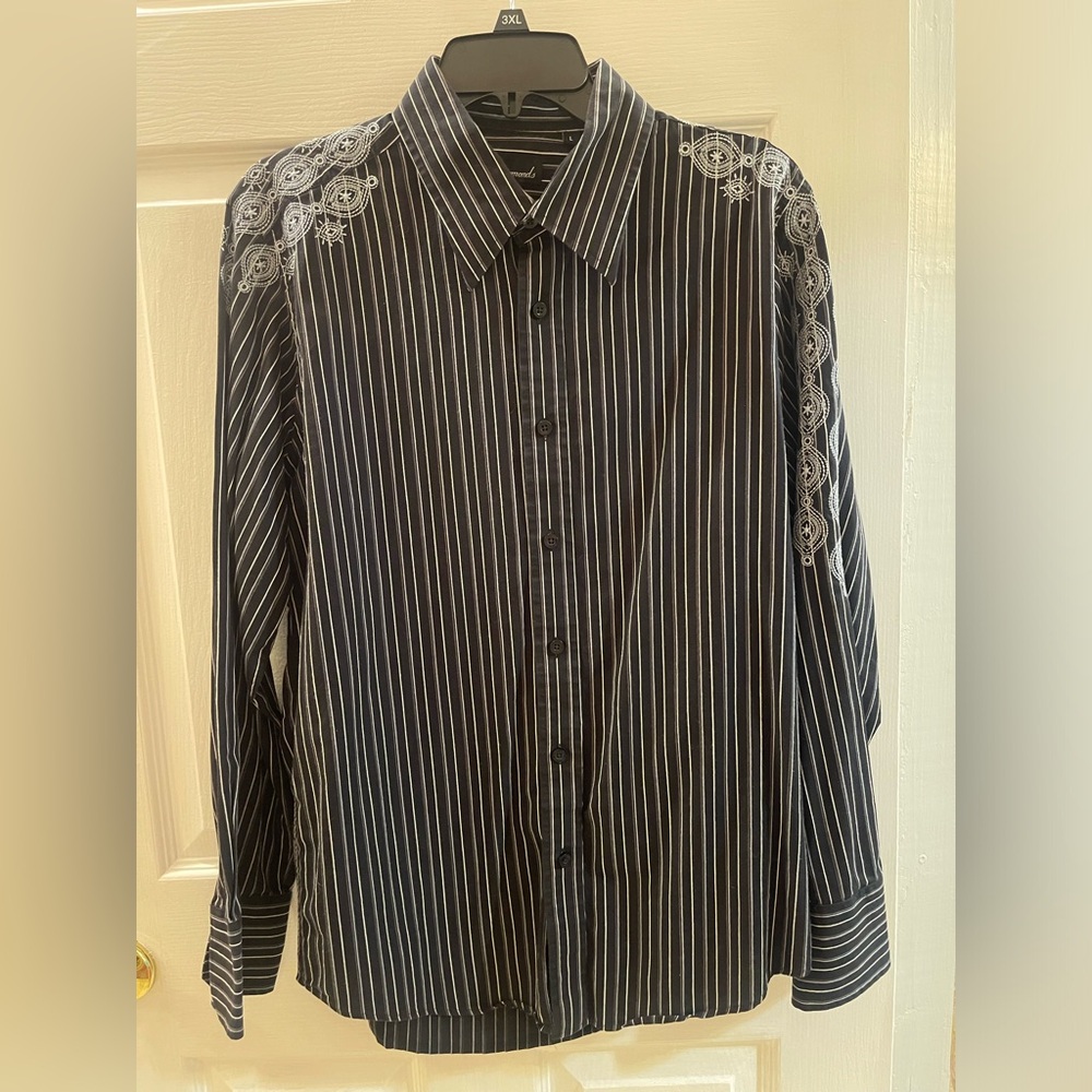 7 Diamonds Mens Button Down shirt with fancy embroidery Sz Large